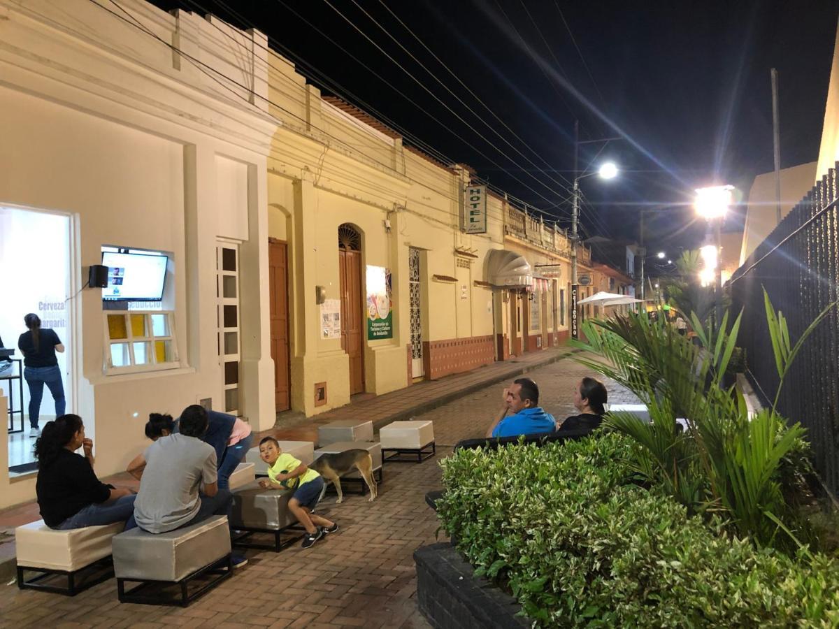 Kava Casa Hostal Roldanillo Exterior photo